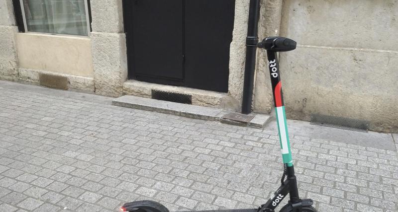  - À 70 km/h en trottinette, il transporte une impressionnante cargaison de drogue