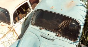 Assurer un véhicule qui ne roule pas : une obligation souvent méconnue mais bien réelle